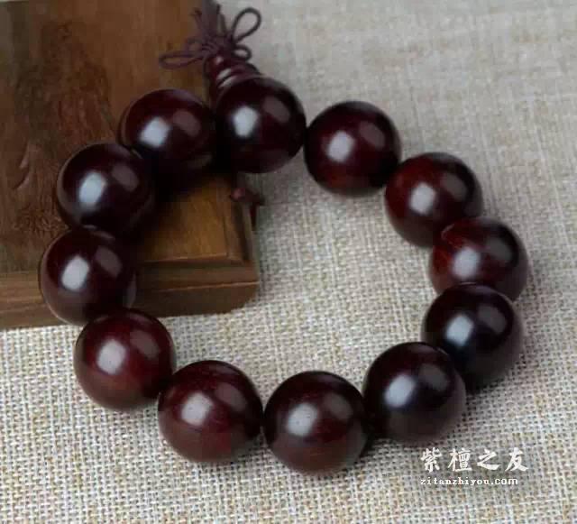 小叶紫檀手串盘玩四个过程 慢工出细活