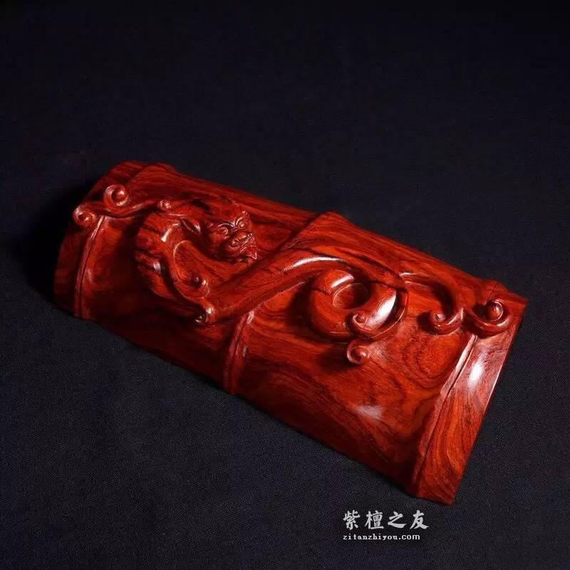 古代书房中常见的九种文房用器 紫檀材质更是画龙点睛-6