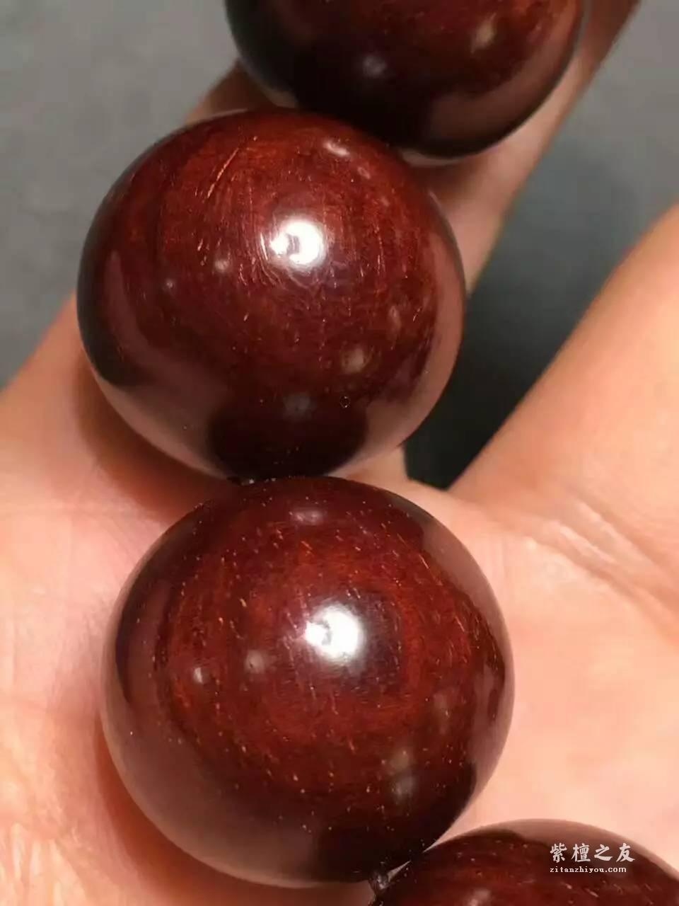 精品小叶紫檀2.0手串配蜜蜡 鸡血红鱼鳞底泥料-8