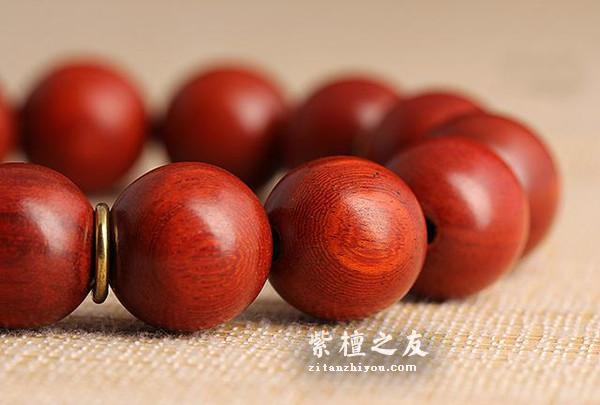 切记！这些木头像极了小叶紫檀，让很多文玩小白上当受骗！-2
