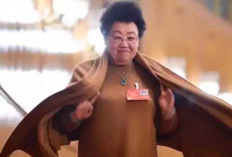 “紫檀女王”陈丽华的传奇人生：赚得了钱、降得了“妖”、吃得了“唐僧肉”