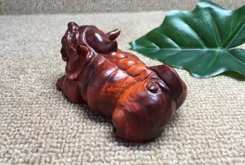 小叶紫檀手把件《貔貅》可辟邪镇宅招财