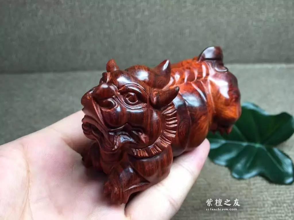 小叶紫檀手把件《貔貅》可辟邪镇宅招财-4