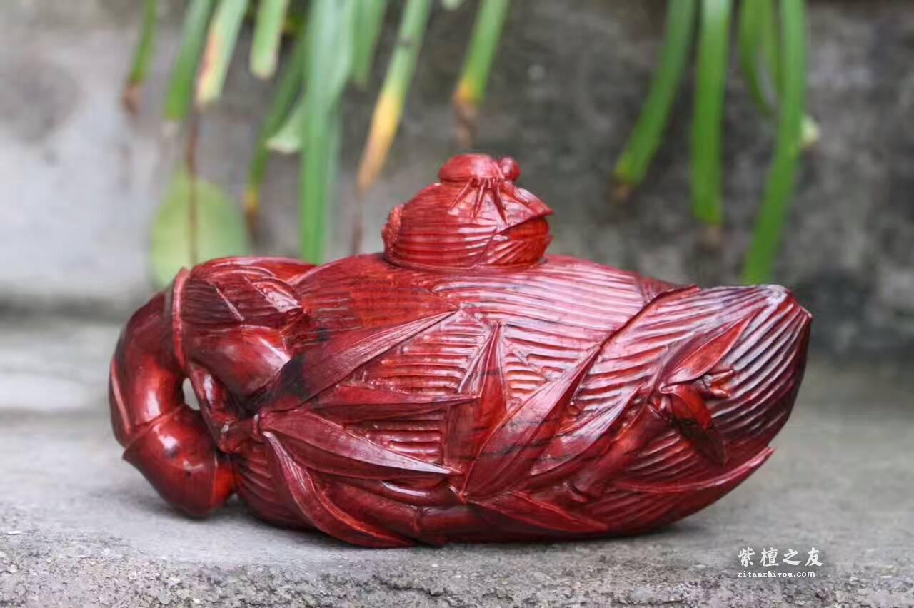小叶紫檀茶壶《知足常乐》纯手工雕刻壶身壶盖同料取材寓意美好。-1