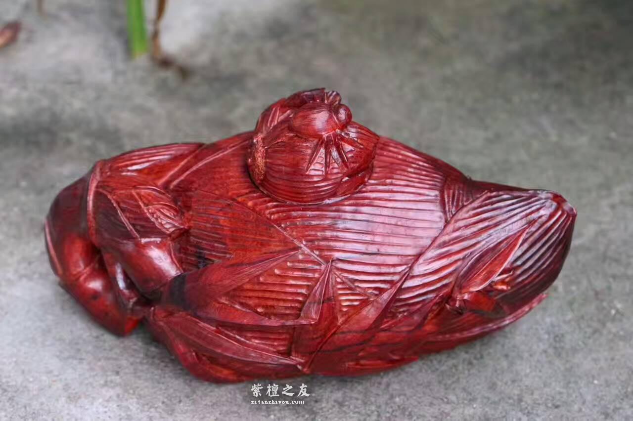 小叶紫檀茶壶《知足常乐》纯手工雕刻壶身壶盖同料取材寓意美好。-7
