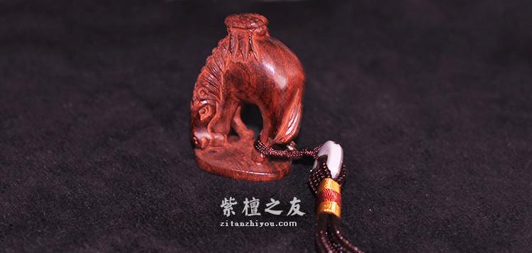 小叶紫檀48mm高油高密手把件马上赢站-3