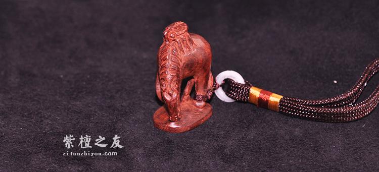 小叶紫檀48mm高油高密手把件马上赢站-1