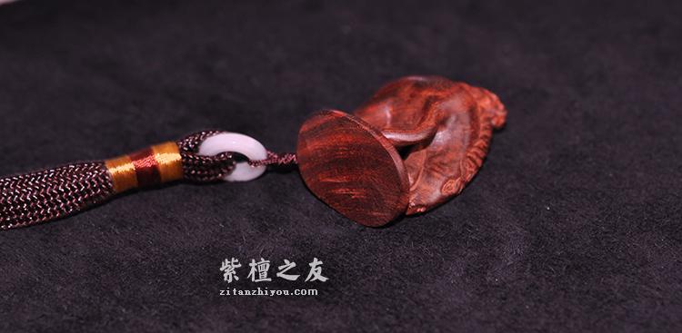 小叶紫檀48mm高油高密手把件马上赢站-4