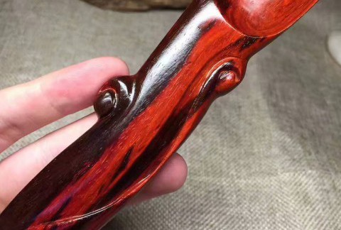 高油密泥料子！小叶紫檀火焰纹手把件