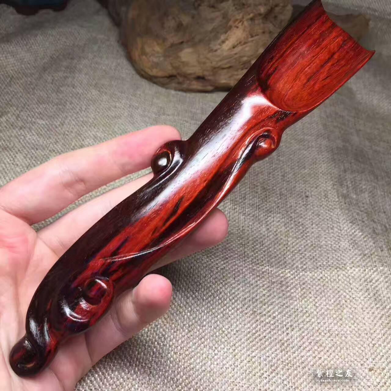 高油密泥料子！小叶紫檀火焰纹手把件-3