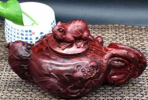 高密度泥料印度小叶紫檀纯手工雕刻摆件壶《不染淤泥》