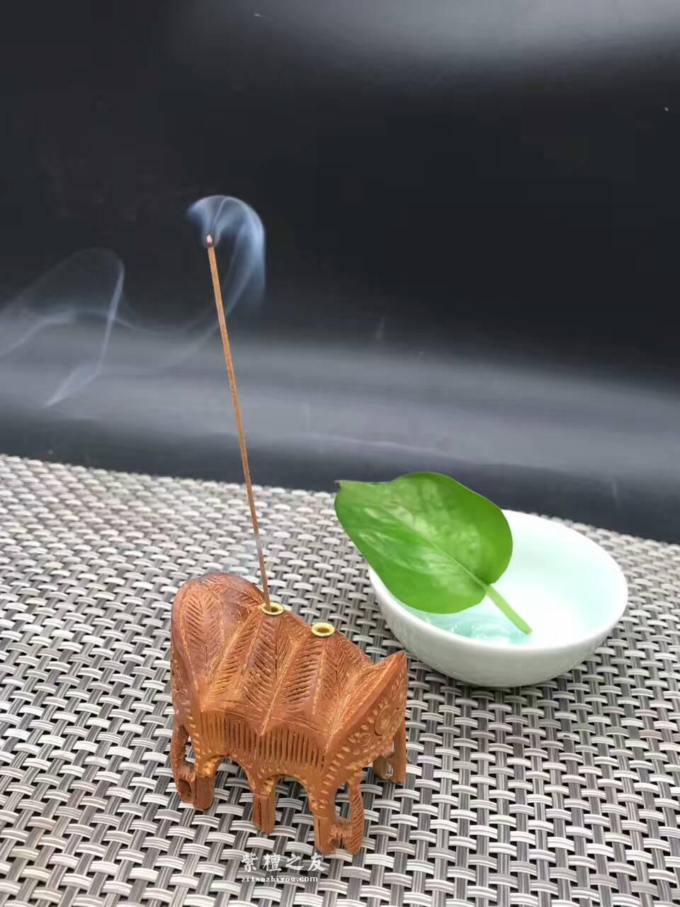 印度本土雕工老山檀香黑肉老料大象鞍香座-5
