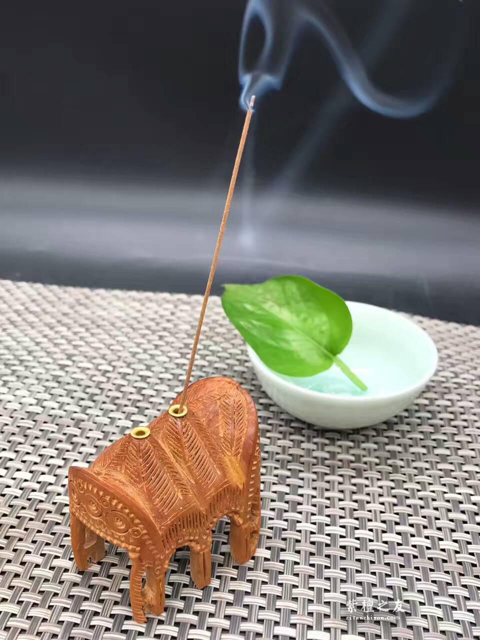 印度本土雕工老山檀香黑肉老料大象鞍香座-8