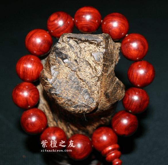 闻香识紫檀——简单易懂的真假小叶紫檀辨别技巧-1
