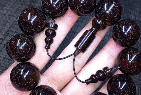 小叶紫檀需要上油吗？上油究竟好不好呢？