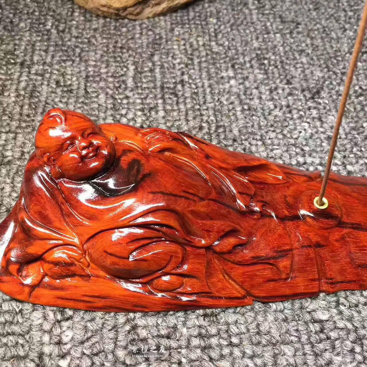 小叶紫檀香插《善财童子》鸡血红泥料打造-5