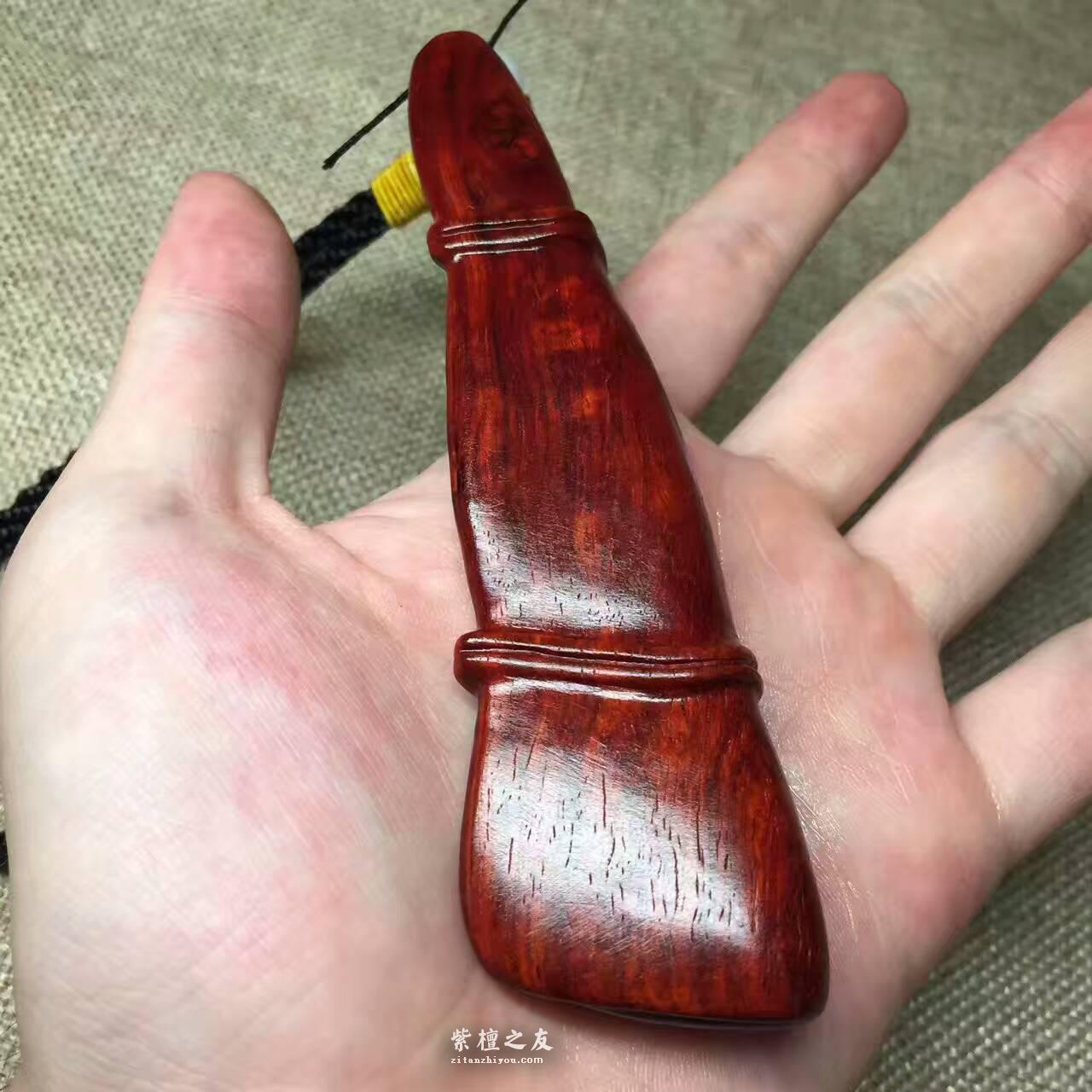小叶紫檀手把件《节节高》  鱼鳞底金星很漂亮-5