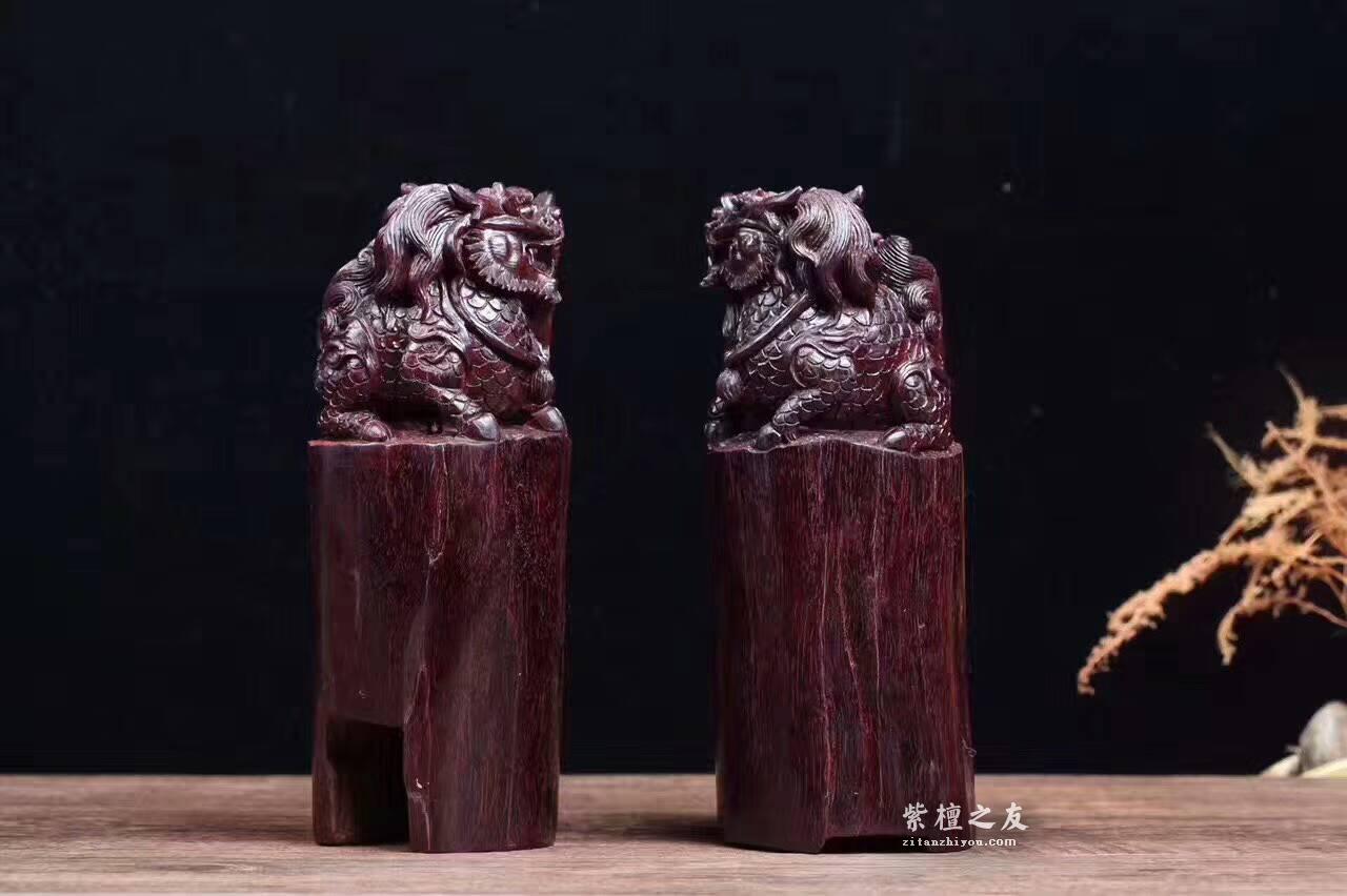 小巧摆件《麒麟纳福》吉祥瑞兽一对 印度小叶紫檀拆房老料材质-6