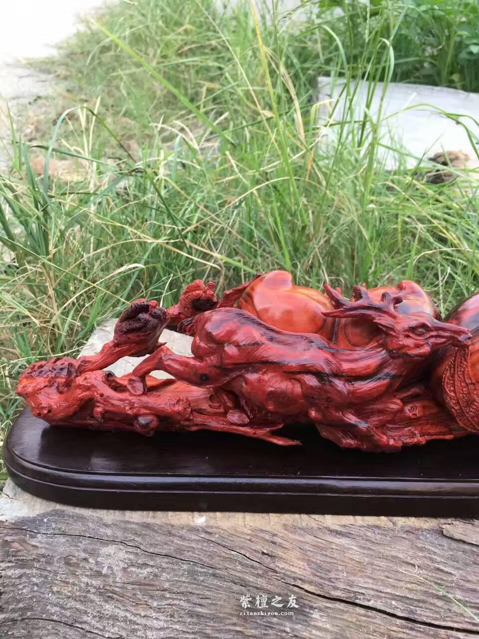 小叶紫檀工艺品《福禄寿》设计独特工艺精湛寓意美好-2