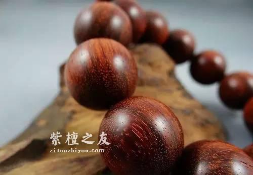 为什么你的紫檀手串盘玩后棕眼变多了？-1