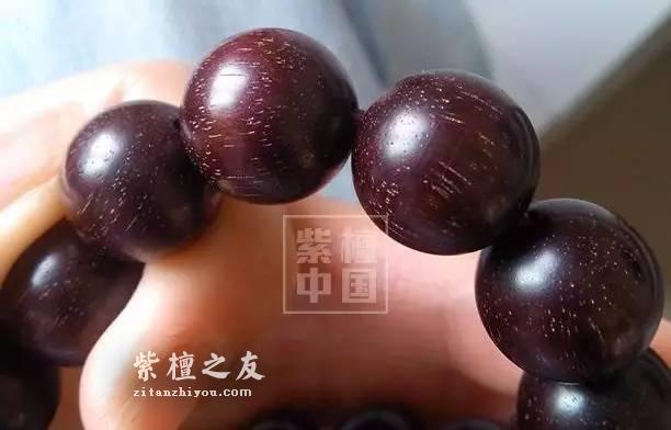为什么你的紫檀手串盘玩后棕眼变多了？-3