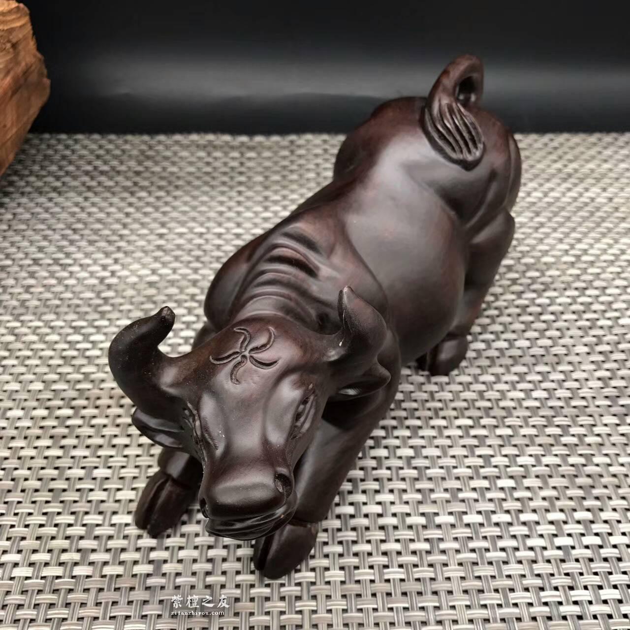黑檀工艺品《牛气冲天》造型完美精致无暇-1