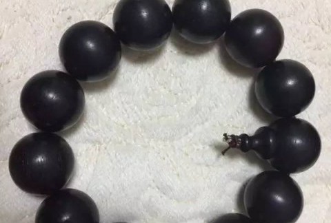 小叶紫檀变黑煤球？小叶紫檀如何保养