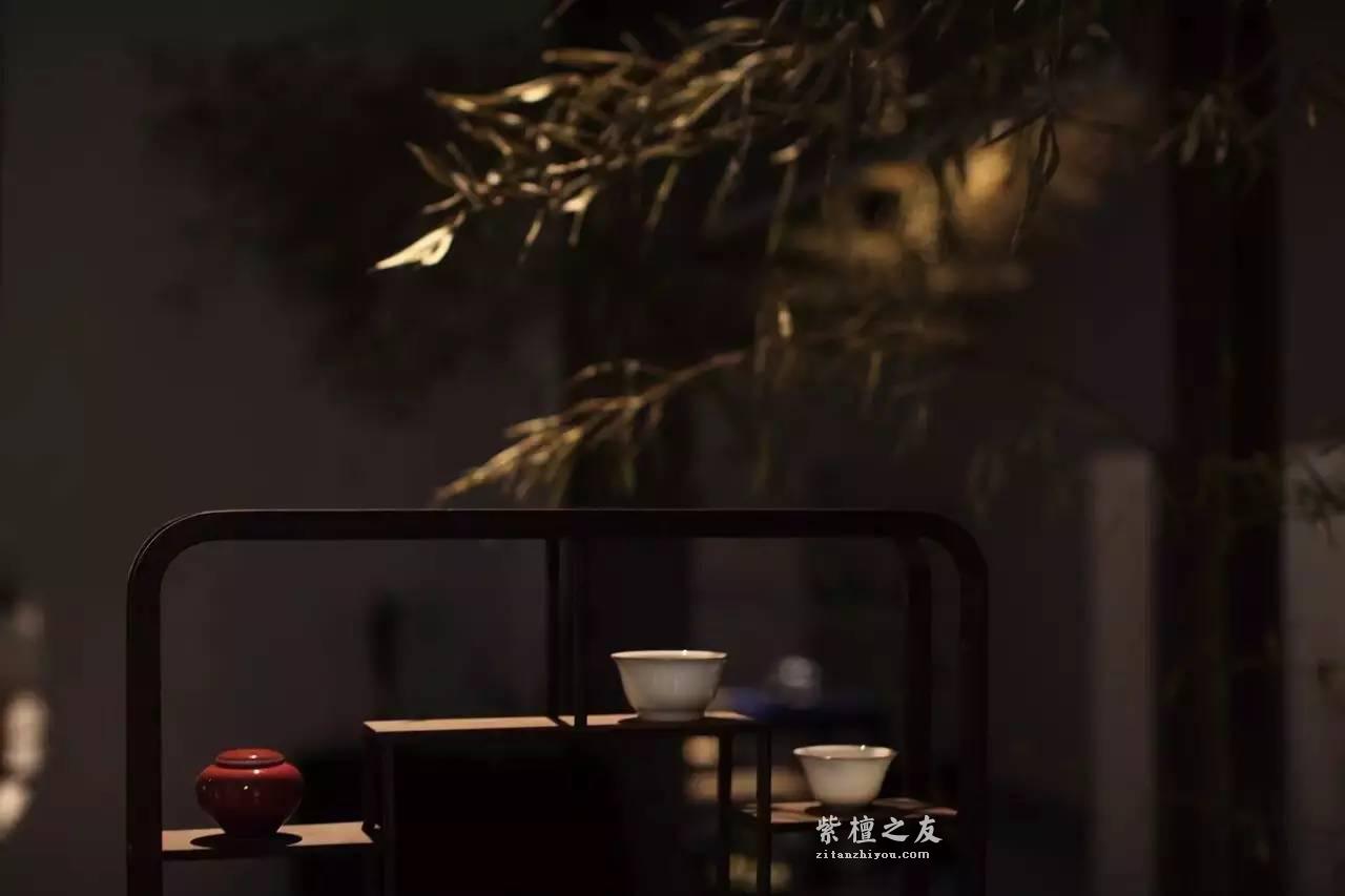 古代文人书斋是如何布置的？紫檀在古人案头中的地位-1