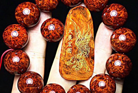 小叶紫檀小手串 黄金底泥料带瘿子瘤 色泽非常漂亮
