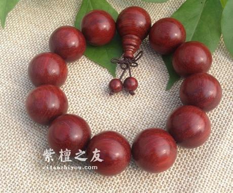 小叶紫檀中的鸡血红和鸡血料是完全不同的，不要被忽悠了！-2