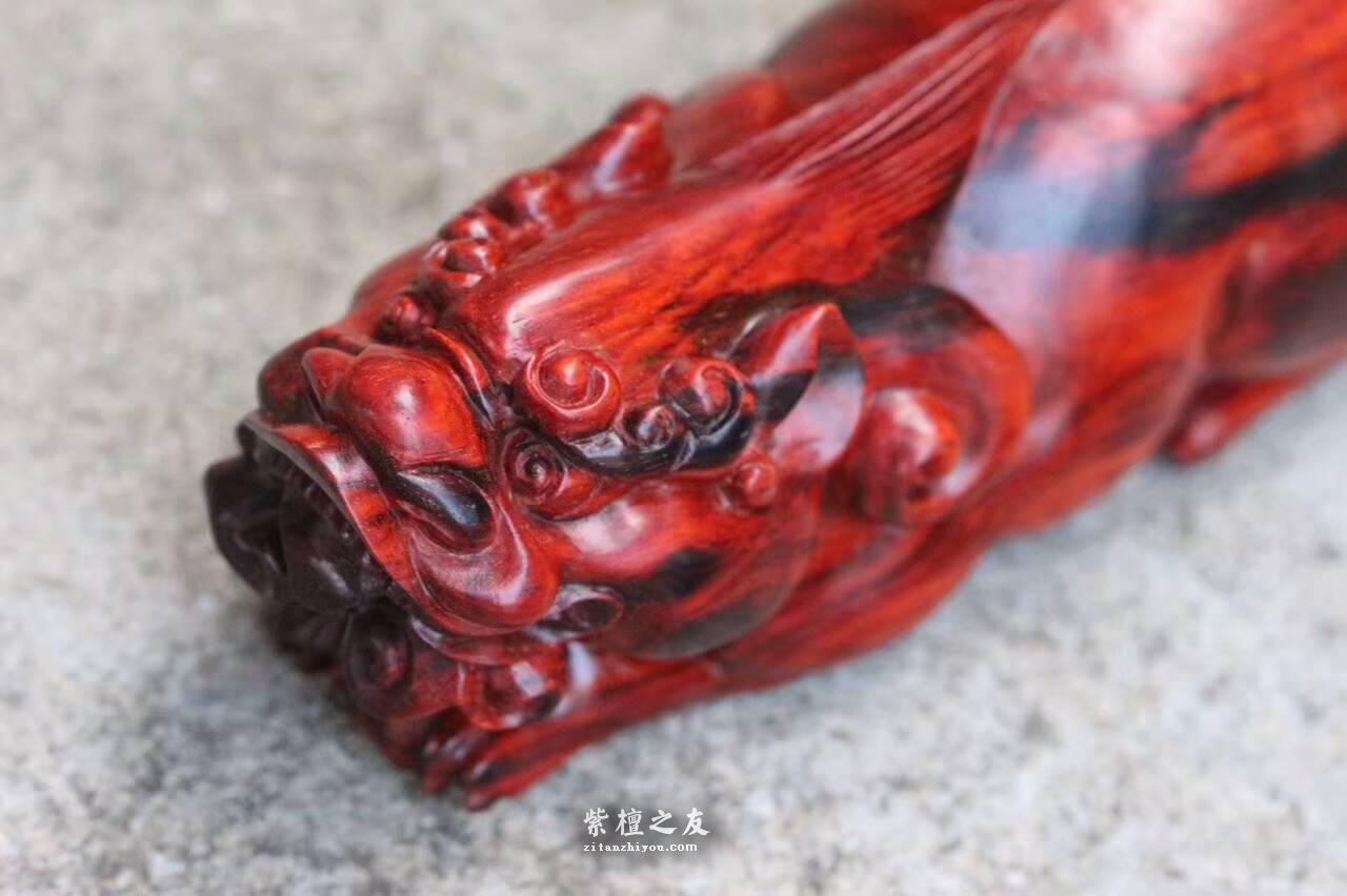 印度小叶紫檀《貔貅》纯手工雕刻精美鸡血红材质油性好-3