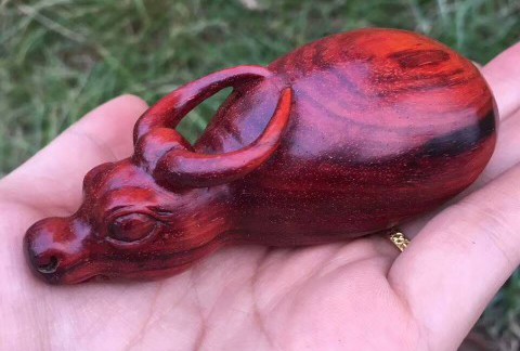 印度小叶紫檀工艺品《牛转乾坤》小巧玲珑适合把玩