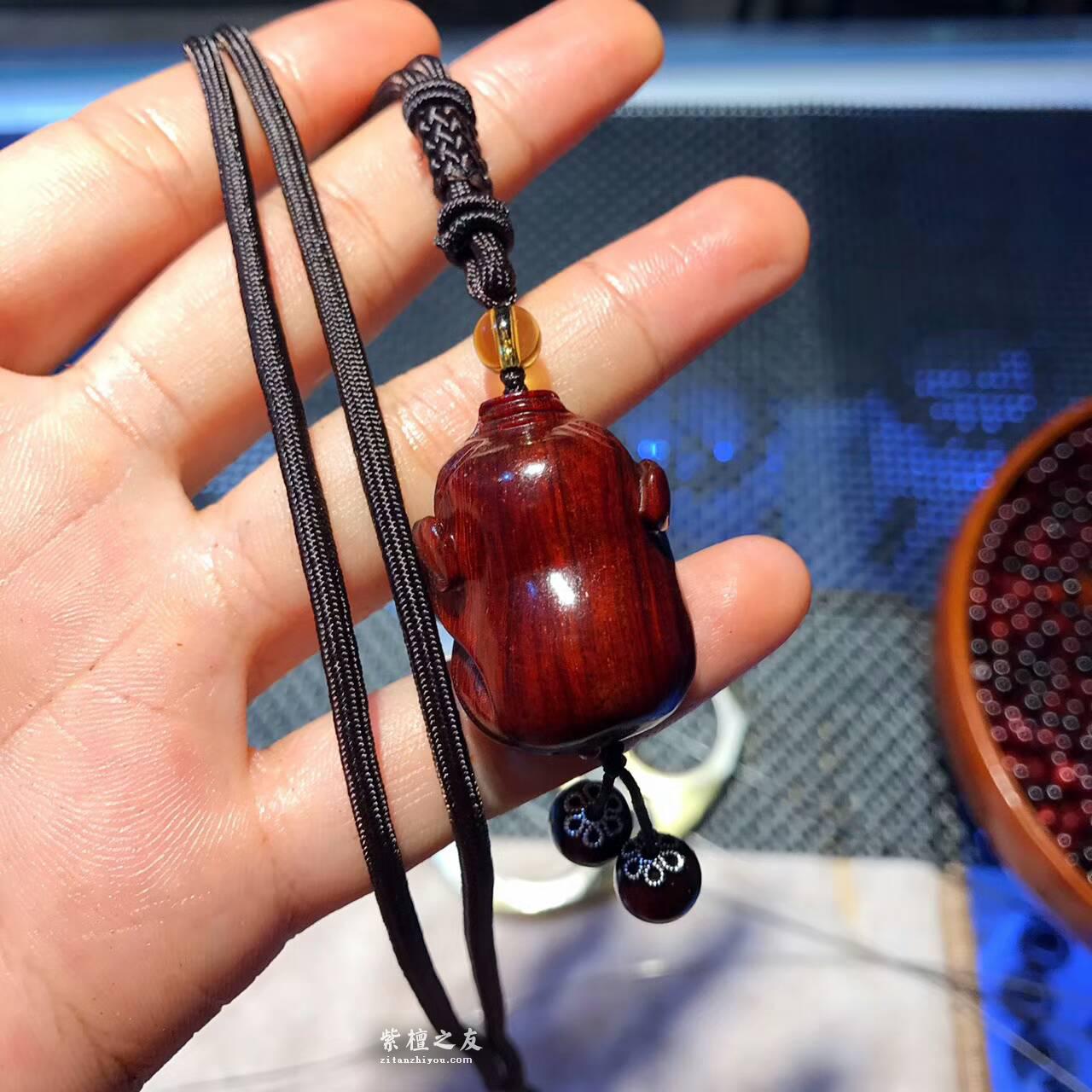 印度小叶紫檀小雕件小猪 高密度泥料带些许金星搭配天然水晶-3