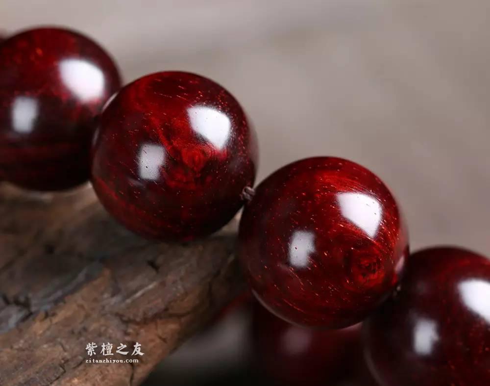 小叶紫檀2.0规格手串 泥料鸡血红带金星易包浆-3
