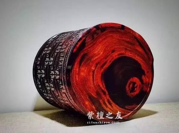 小叶紫檀镂空雕笔筒欣赏 雕工细腻繁复精美-2