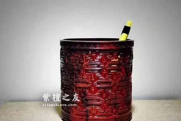 小叶紫檀镂空雕笔筒欣赏 雕工细腻繁复精美-5