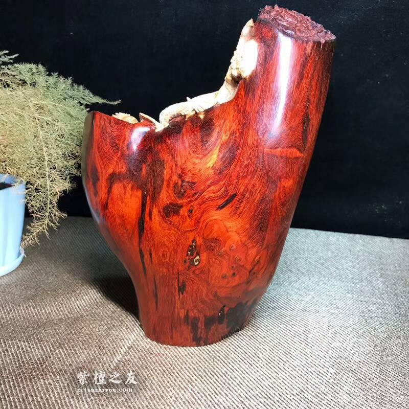 小叶紫檀工艺品 利用白皮巧雕花鸟栩栩如生-6