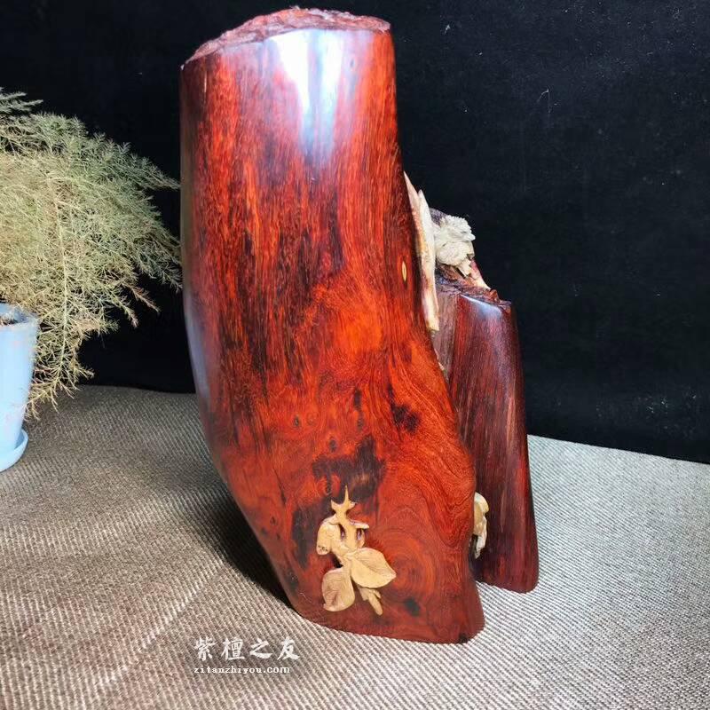 小叶紫檀工艺品 利用白皮巧雕花鸟栩栩如生-7