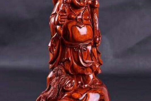 文玩圈的新手们，在这样看待紫檀，你距离倾家荡产不远了