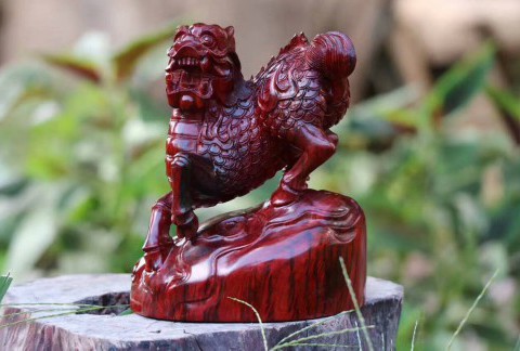 小叶紫檀雕刻品《麒麟》摆件 精美霸气工艺精湛