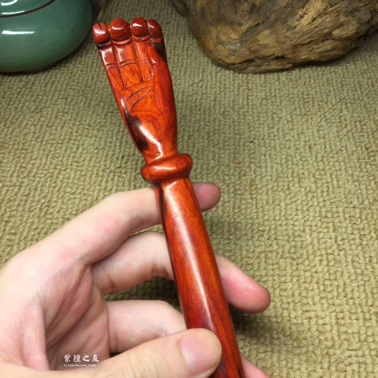 小叶紫檀《不求人》手工雕刻大气简洁实用性强-1