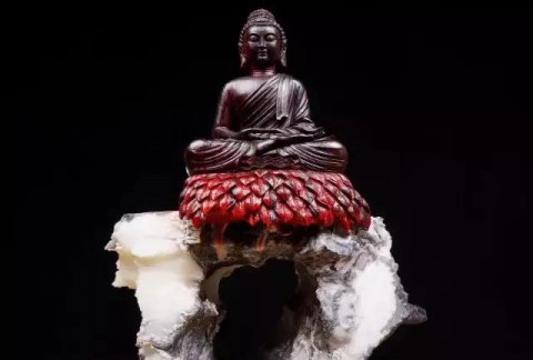 小叶紫檀与雕刻家的一次邂逅，便成就了一生的华丽！