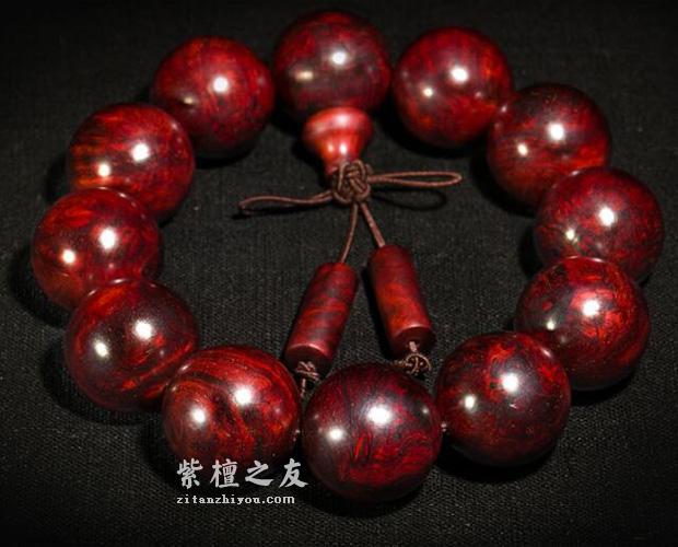 人有疤要整容，紫檀有疤不但能红还贵！-4