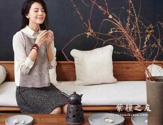 小叶紫檀颜色是深好还是浅好？小叶紫檀戴了对人身体有什么好处？-3
