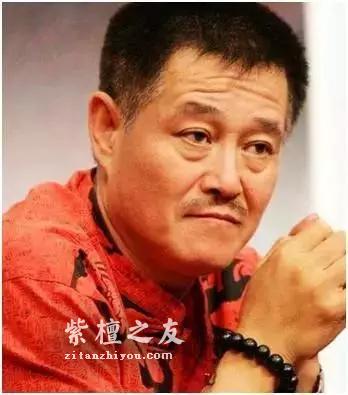 赵本山戴小叶紫檀木手串是因为五行缺木？-1