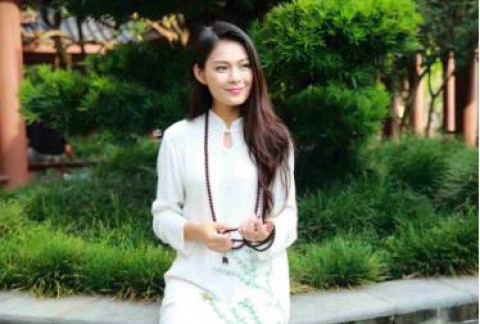 女生要如何正确佩戴小叶紫檀手链才好呢？