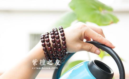 女生要如何正确佩戴小叶紫檀手链才好呢？-4