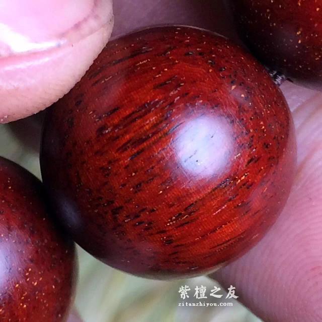 印度小叶紫檀手串牛毛纹里的黑色物质是什么？-2