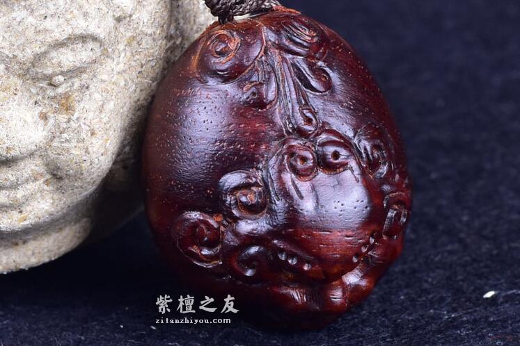 正品印度小叶紫檀木牛手把件挂件（牛气冲天）-4