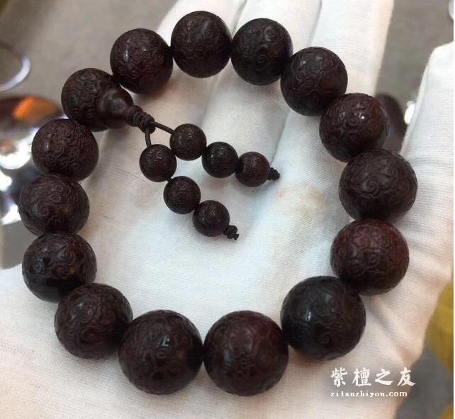 小叶紫檀手串把玩时应该注意哪些细节，这文章简直一针见血-1